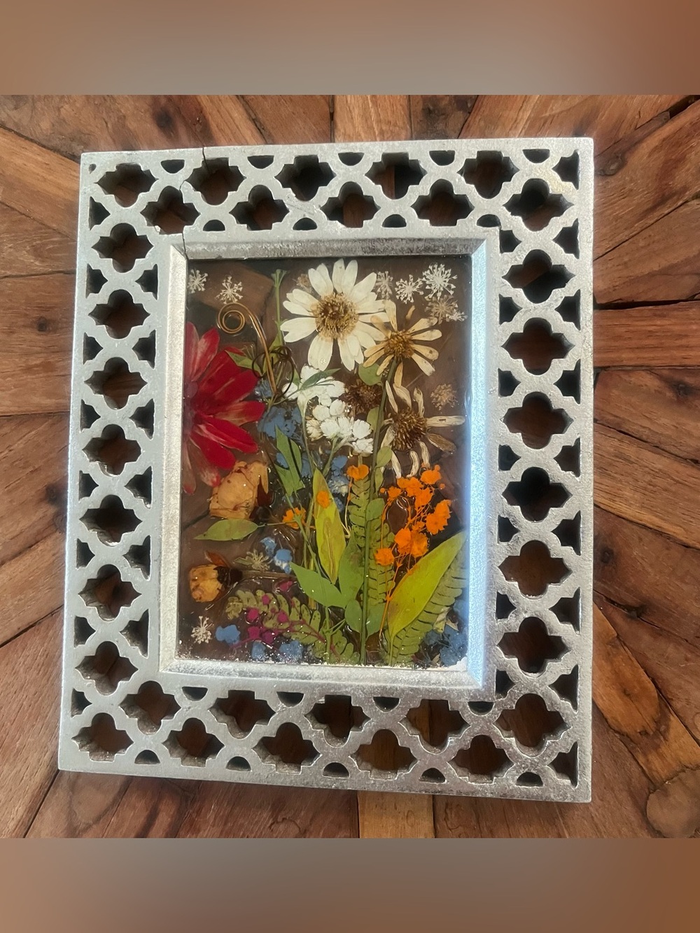 VTG Pressed Flowers Clear Resin Frame Metallic Silver Geometric 10.25x8.5” FLAW